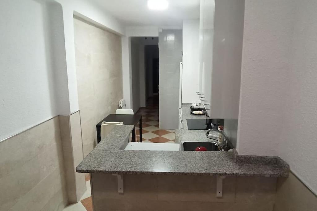 Acogedor Apartamento ¡A 10 Minutos Del Centro De Malaga! Apartment Luaran gambar