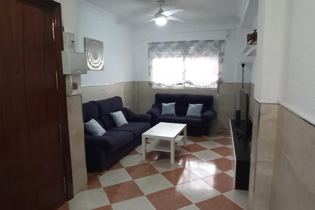 Acogedor Apartamento ¡A 10 Minutos Del Centro De Malaga! Apartment Luaran gambar